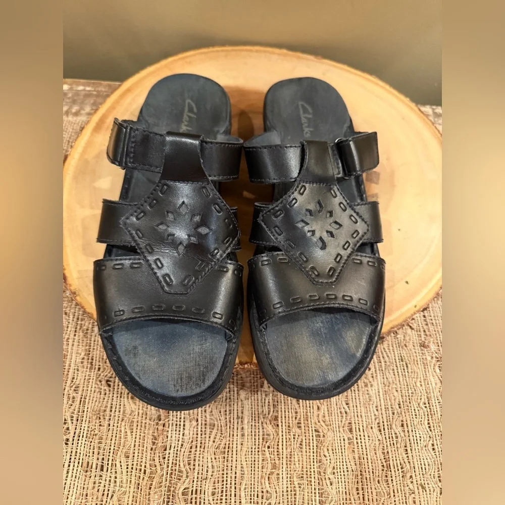 Clarks Bendables Ella‎ Black  Women’s Leather Sandals Slides Size 8 EUC